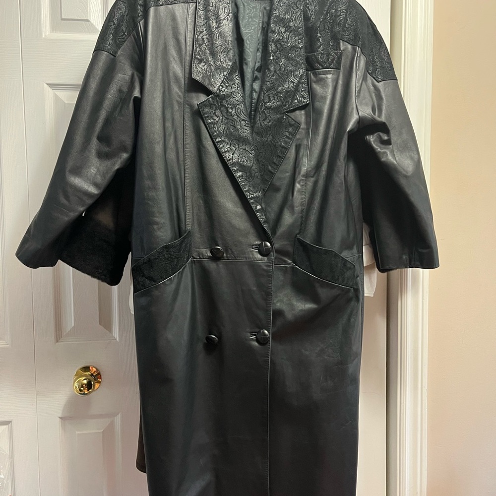 Elegant Black leather Women's Coat